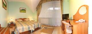 Мотели Motel Natali Podpolzʼye Двухместный номер с 2 отдельными кроватями и балконом-9