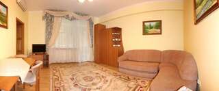 Мотели Motel Natali Podpolzʼye Люкс с кроватью размера «king-size» и балконом-20
